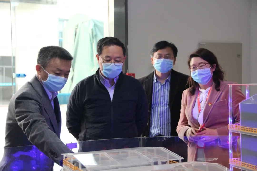yl23455永利官网科技研制出的纳米膜材料得到安徽省经信厅领导的肯定