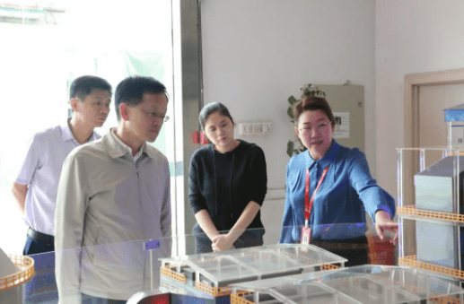 合肥市经济和信息化局王十朋一行莅临yl23455永利官网科技调研指导