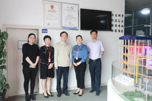 合肥市经济和信息化局王十朋一行莅临yl23455永利官网科技调研指导